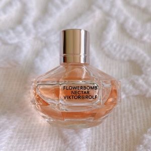 🌸 Viktor & Rolf Flowerbomb Eau De Parfum 🌸